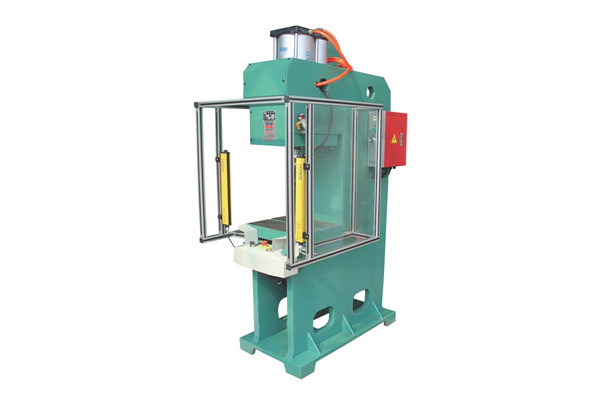 徐州大型氣液增壓鉚接機